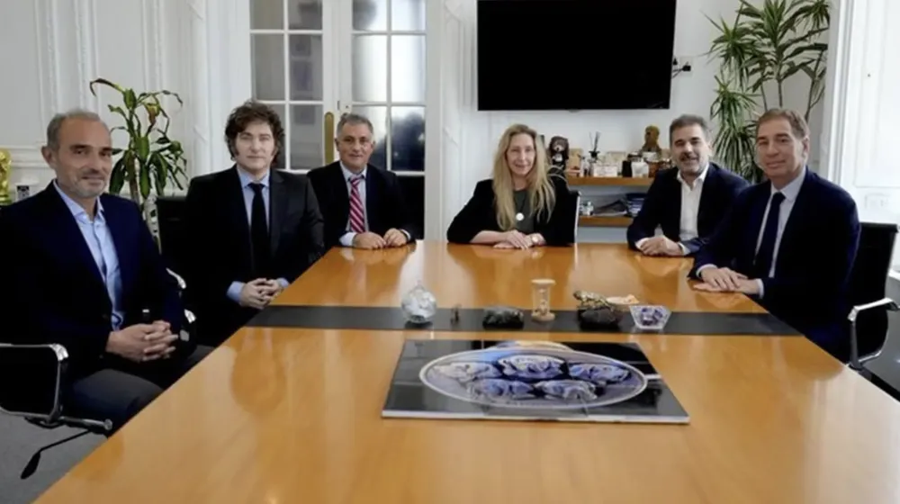 Milei junto a Ritondo y Santilli