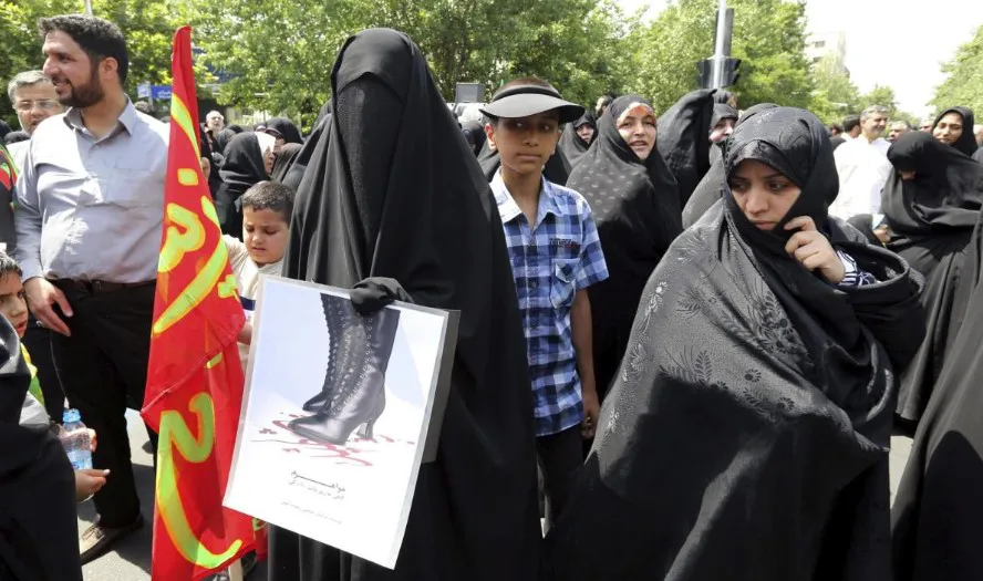Campaña de imposición del velo en Iran