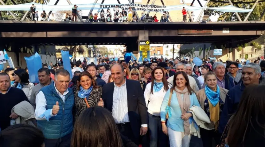 Juan Manzur en la marcha provida