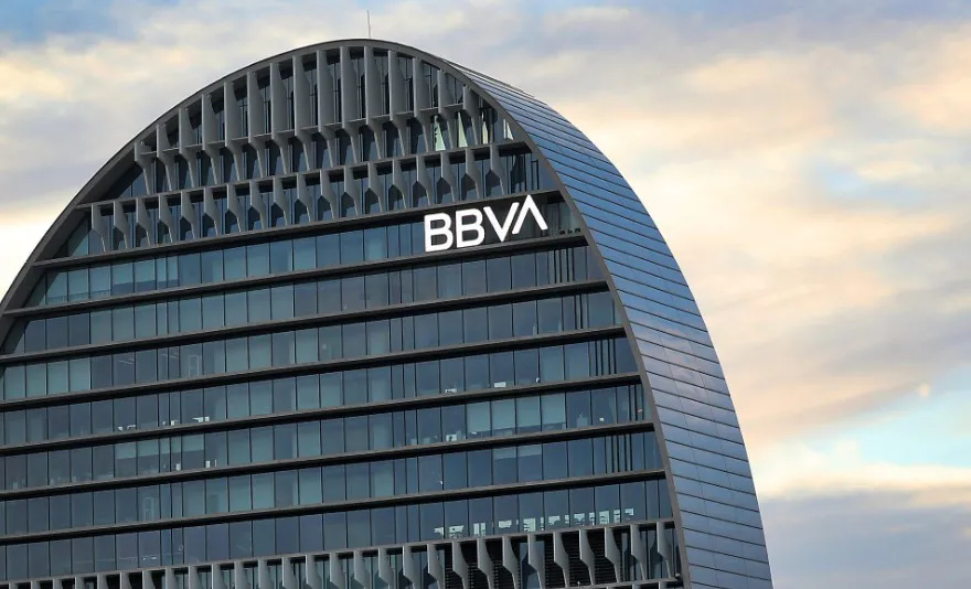 Banco BBVA busca quedarse con el Sabadell en un acuerdo millonario