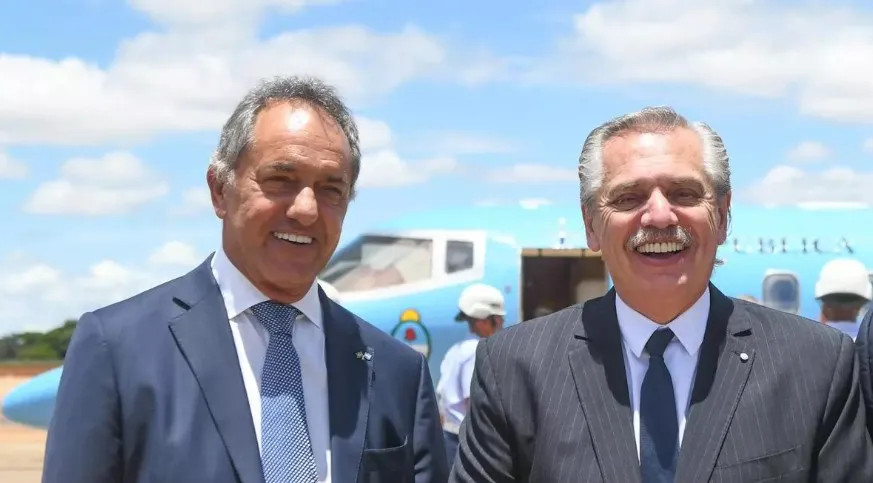Daniel Scioli junto a Alberto Fernández